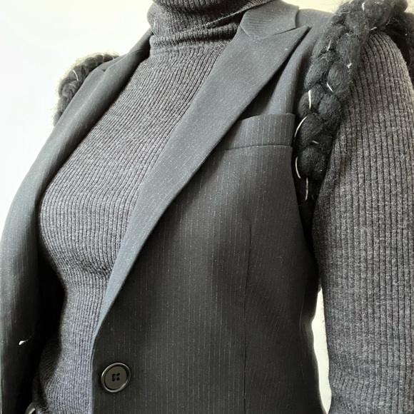 Redesigned Theory Tailored Vest - Picture 2 of 4